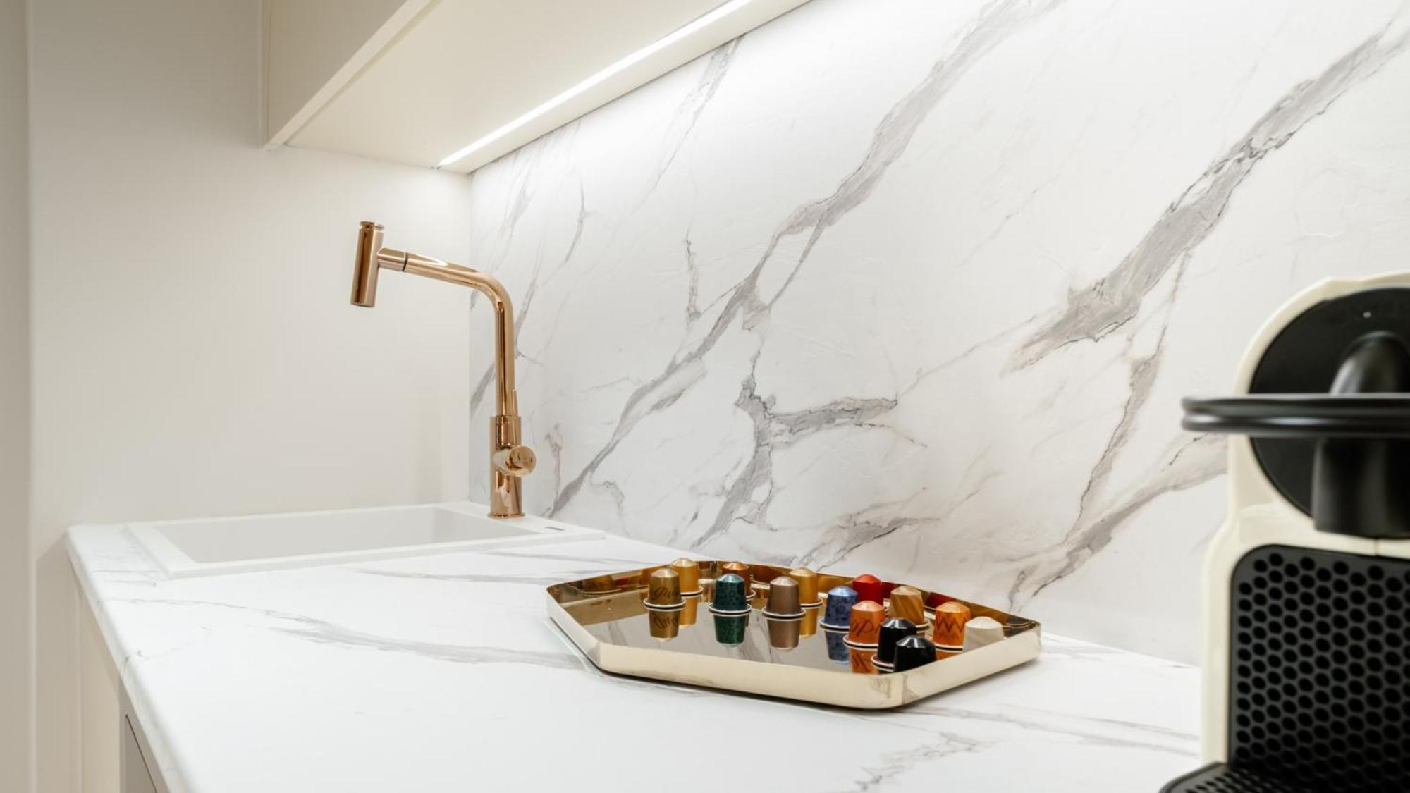Dion Luxury Suites Athene Buitenkant foto